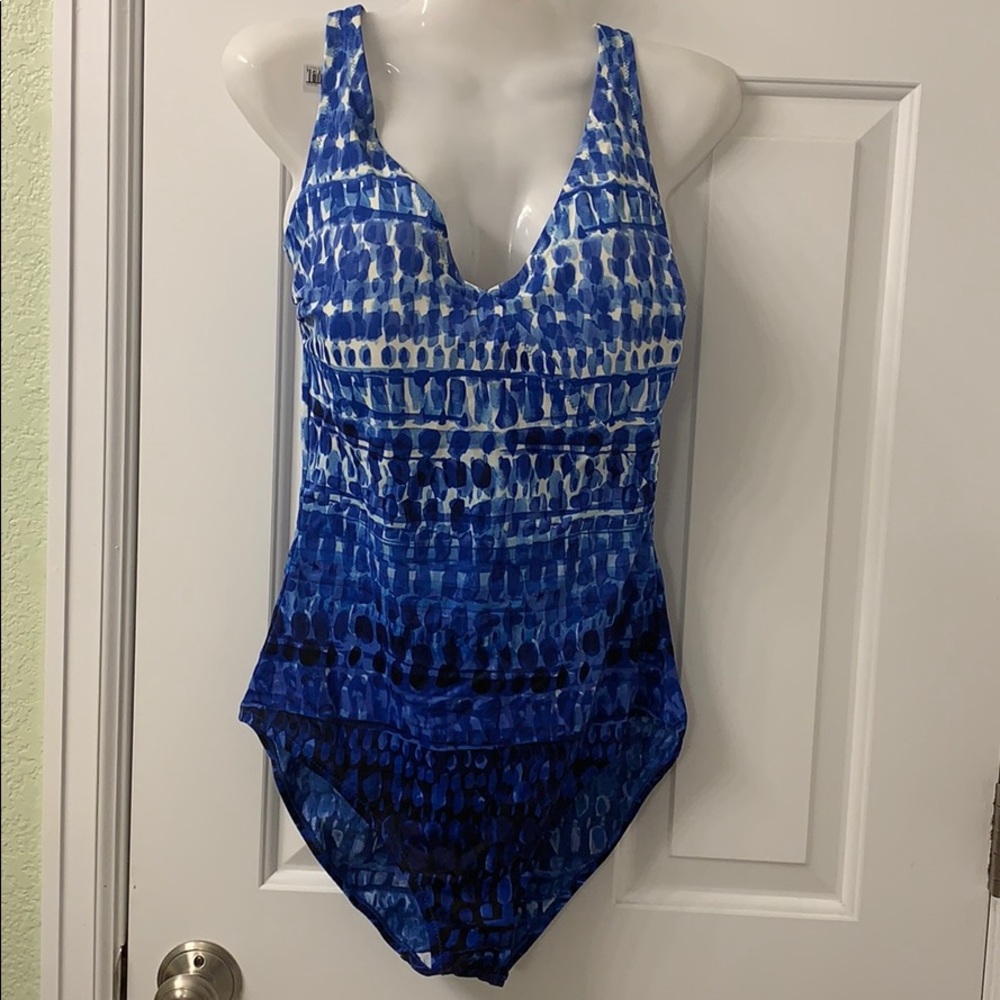 Swimming suits Essentials